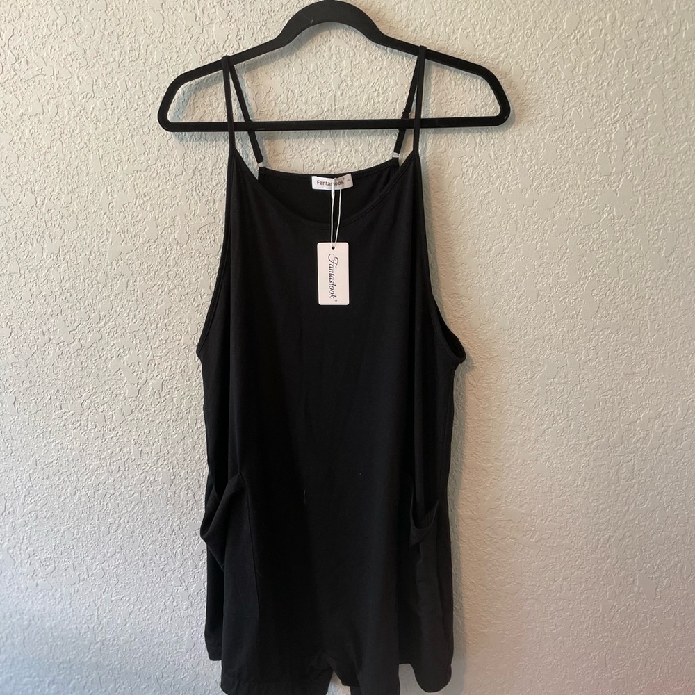 Sundance Black Women's Shorts Jumper - Size L - NWT
